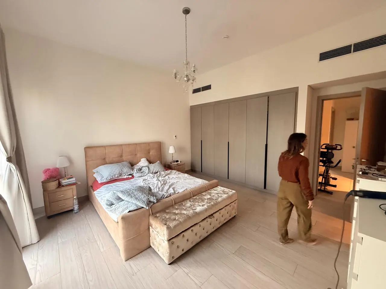 The lived-in townhouse, photo 22, shot on the agent's phone
