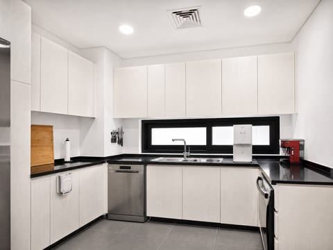 Villa, 2 bed, delivered listing photo 3