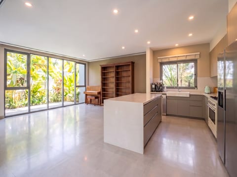 5-Bed Villa, delivered listing photo 2
