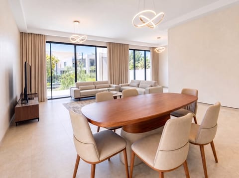 Apartment, 5 bed, delivered listing photo 2