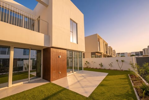 4-Bed Townhouse, delivered listing photo 2