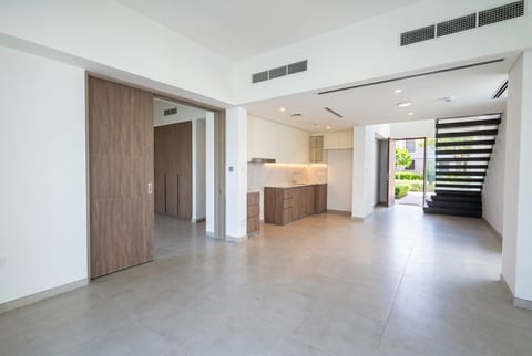 4-Bed Townhouse, delivered listing photo 3