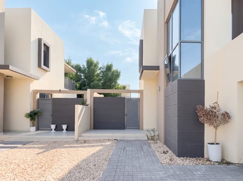 Apartment, 4 bed, delivered listing photo 2
