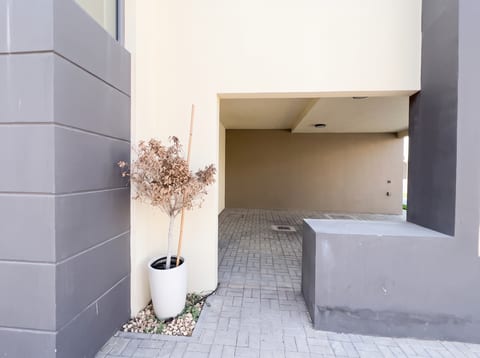 Apartment, 4 bed, delivered listing photo 3