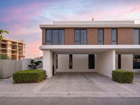 Villa, 5 bed, delivered listing photo 1