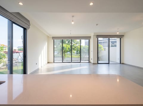 Villa, 5 bed, delivered listing photo 2