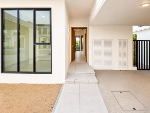 Villa, 2 bed, delivered listing photo 1