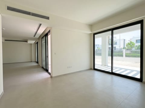 Apartment, 5 bed, delivered listing photo 2