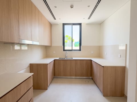 Apartment, 5 bed, delivered listing photo 4