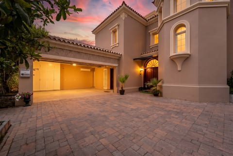 4-Bed Villa, delivered listing photo 3