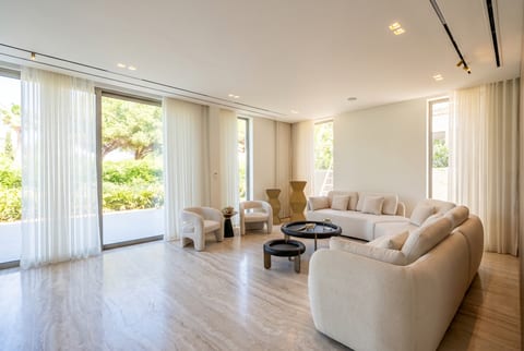 Apartment, 2 bed, delivered listing photo 1